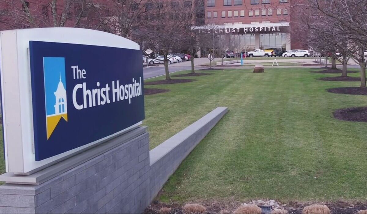 Cincinnati Hospital Reports Two Cases of Legionnaires’ Disease 1 Cincinnati Hospital Reports Two Cases of Legionnaires’ Disease