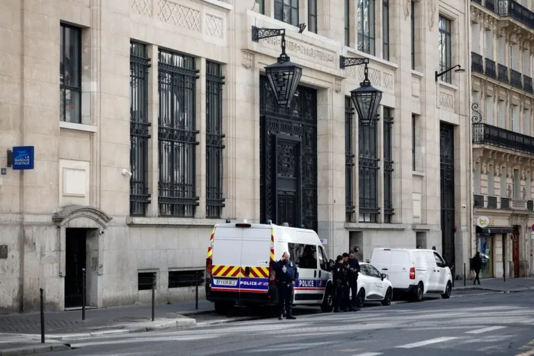 Police in Paris Foil Attempted Bomb Attack Outside Bank of America Building