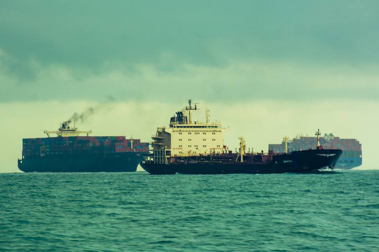 Iran Closes Strait of Hormuz Again, Fires on Ships Amid U.S. Blockade