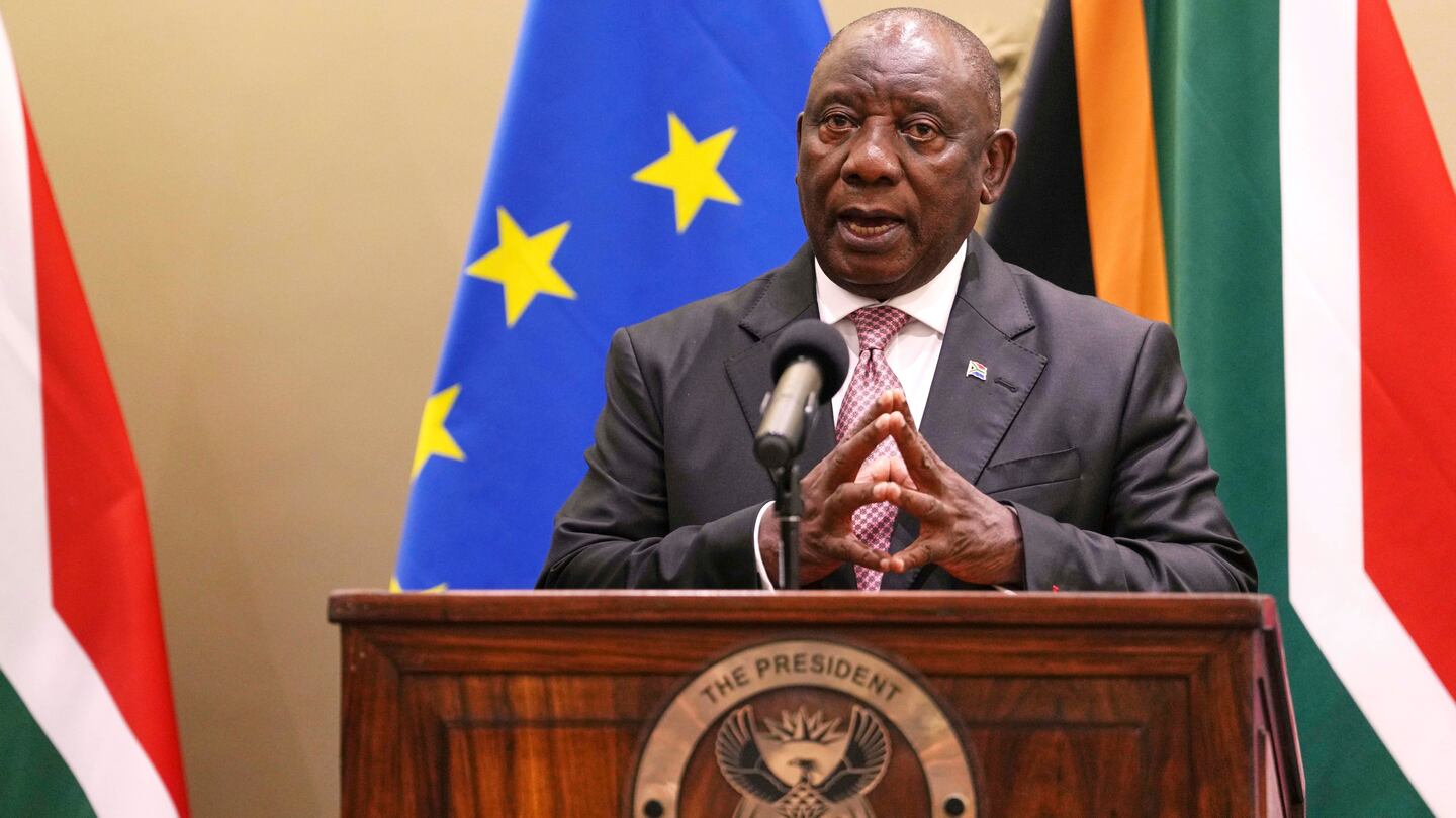 South African President Faces Calls to Resign Over Theft Case