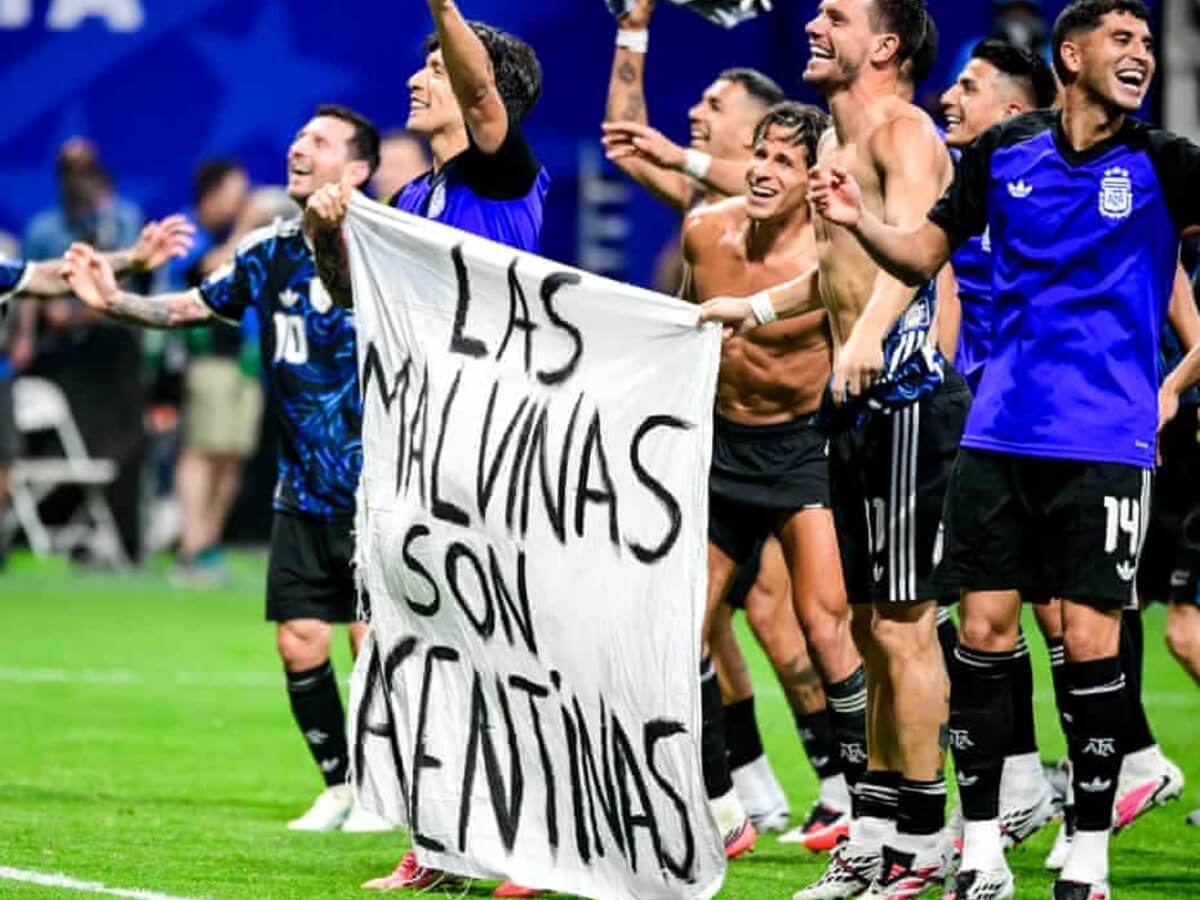 FIFA to Probe Argentina's Falklands Banner Display at World Cup Semifinal 1 Argentina players displaying the Falklands banner